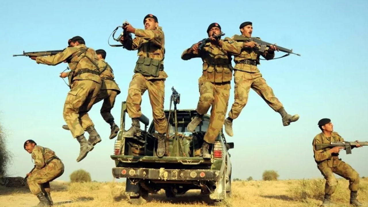 Yıllardır devam eden çatışmalar savaşa dönüşüyor! Pakistan ve Hindistan arasında 4’üncü savaş