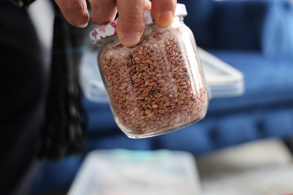 Yıllardır uğraşıyor ücretsiz dağıtıyor