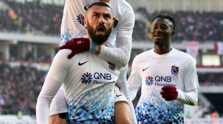 Yılmadan tarihe doğru koşuyor