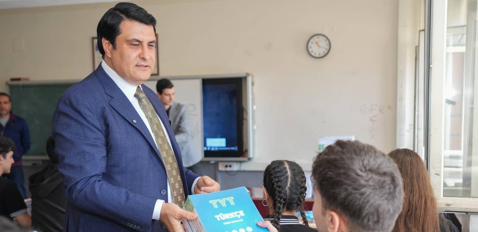 Yılmaz: Gençlerimiz hiçbir zaman yalnız hissetmeyecek