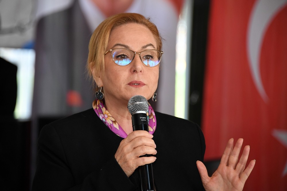 Yılmaz, muhtarlarla bir araya geldi