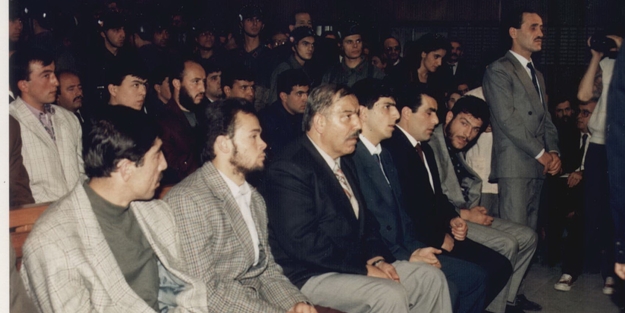 Yılmaz Tunç'un bir askerlik arkadaşı daha yok mu? Sivas mazlumları için 'alo' dese!