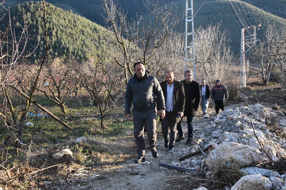 Yılmaz, yağış bölgelerinde incelemelerde bulundu 