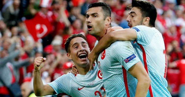 Yılmaz'dan Emre Mor yorumu