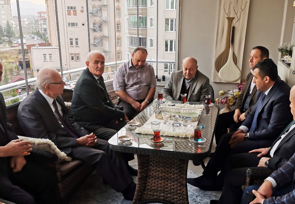 Yılmaz’dan kazada ölen öğrencilerin ailelerine taziye 