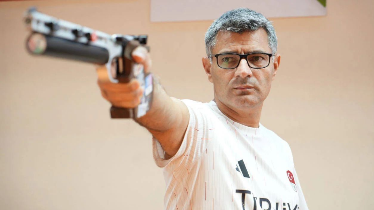 Yine 12’den… Yusuf Dikeç'li milli takımdan altın madalya