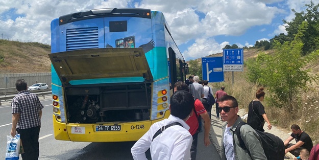 Yine bir İETT otobüsü arızalandı! Havalimanı yolcuları yolda kaldı
