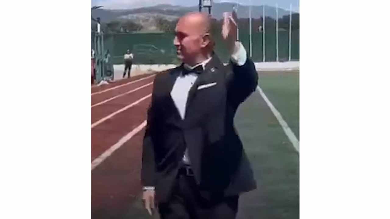Yine birileri kemalistleri tokatladı