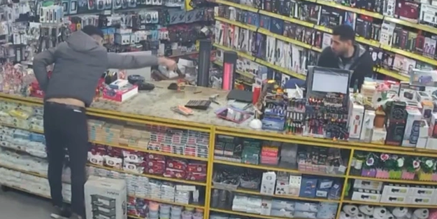 Yine Esenyurt yine silahlı saldırı: Dükkana mermi yağdırdı