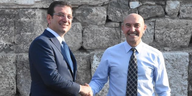 Yine gezmelerde olan İmamoğlu: İzmir'deyim, coşmak istiyorum!