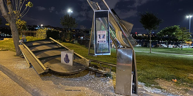 Yine İETT yine olay! Önce durağa daldı sonra kaçtı