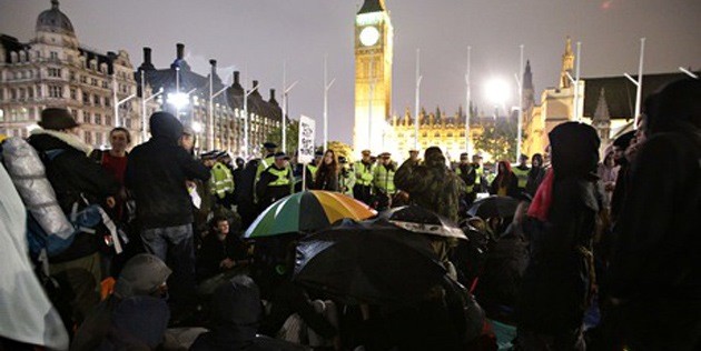 Yine İngiltere yine polis şiddeti!