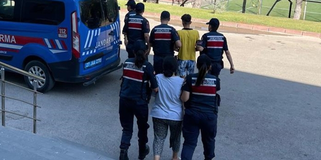 Yine mi zina? Yeni doğmuş bebeklerini çöpe bırakan anne ve baba tutuklandı!