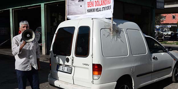 Yine o şehir! Alacaklısının fotoğrafını pankart yaptı sokak sokak dolaştı