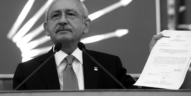 Yine rezil oldu...