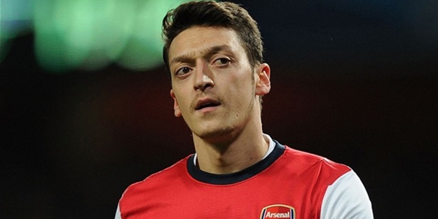 Yine yaptı yapacağını! Mesut Özil'den örnek davranış