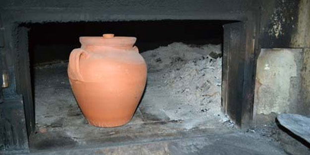 Yiyen vazgeçemiyor! Yemek için fırında bir gece beklemesi gerekiyor