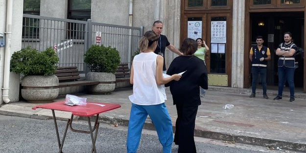 YKS sınavına girmekten vazgeçen öğrenciyi, vatandaş ikna etti