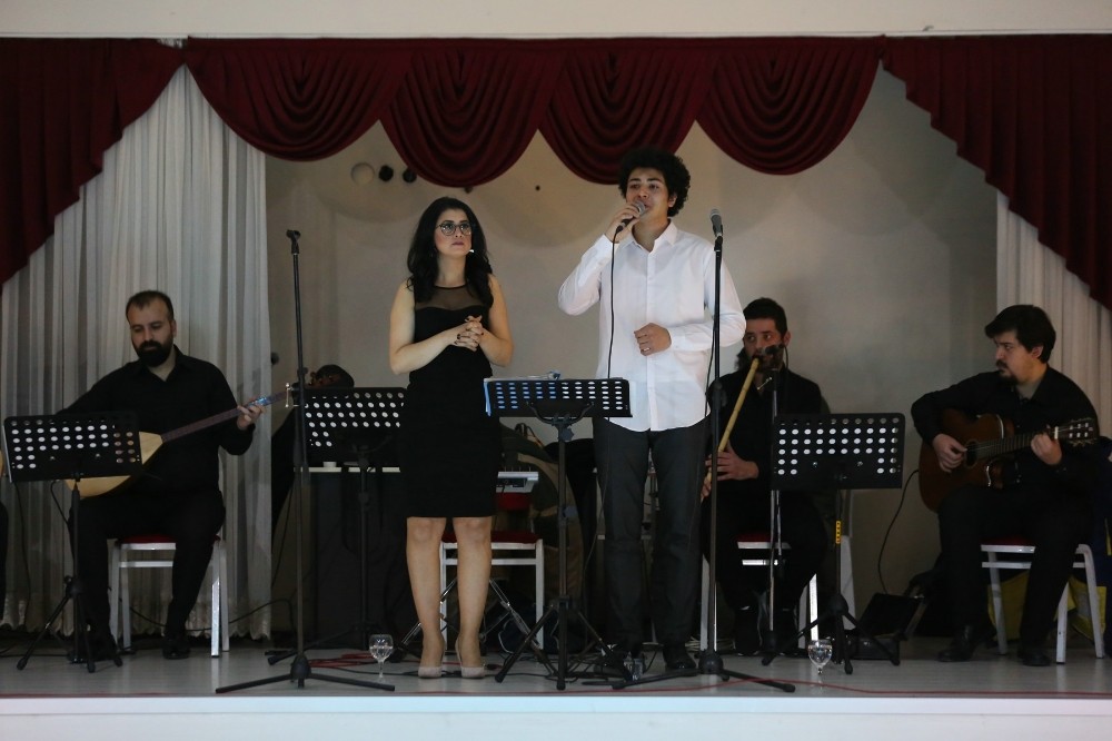 YKSM Ses ve Saz Sanatçılarından Emek Mahallesi’nde konser 