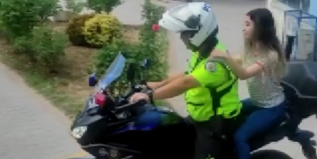 YKS’ye geç kalan öğrencilerin imdadına polisler yetişti