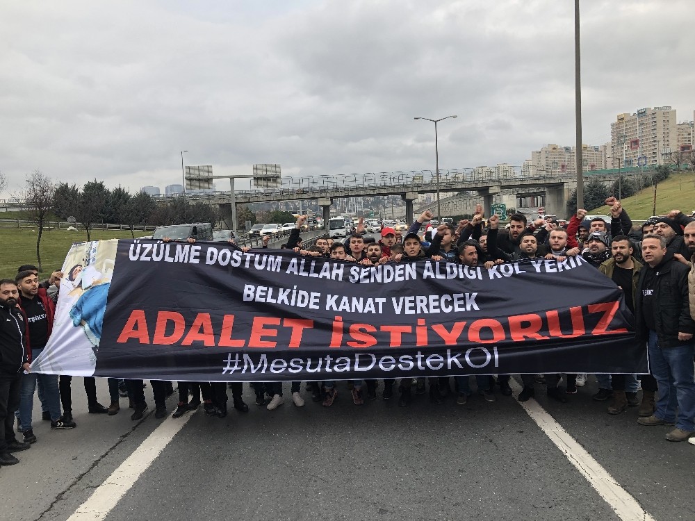 Yoğun bakımda hayat mücadelesi veren arkadaşları için TEM’i kapattılar 