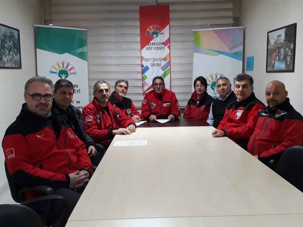Yoğun kış şartlarına karşı vatandaşlara uyarılar 