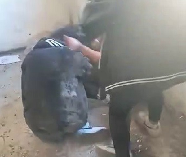 Yok artık! 13 yaşındaki kız, arkadaşını öldüresiye dövdü