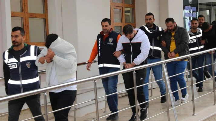 Yok artık daha neler! Vay namussuzlar vay