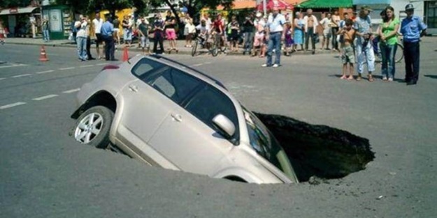 Yok artık diyeceksiniz! İşte en sıra dışı trafik kazaları...