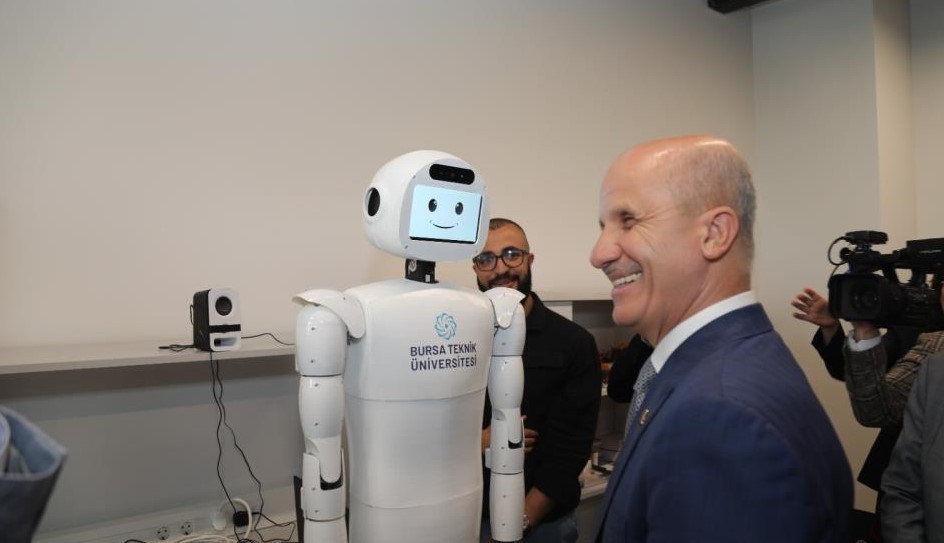 YÖK Başkanı Özvar’dan BTÜ Robot Merkezine tam not