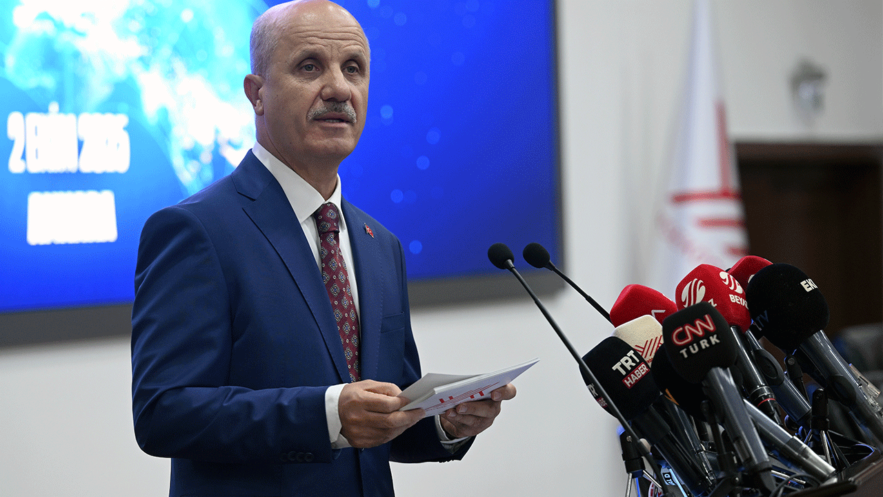 YÖK Başkanı’ndan öğrencilere kritik uyarı! 3 yılda mezuniyet hedefi masada