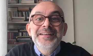 Yok böyle bir çark! Solcu isim, dansözlere taş çıkarttı