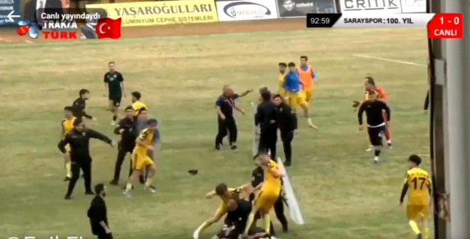 Yok böyle maç! Gol değil kırmızı yağmuru