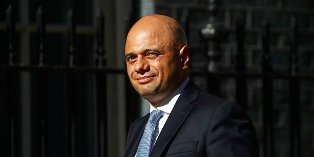  İki doz aşısını da yaptıran İngiltere Sağlık Bakanı koronavirüse yakalandı!