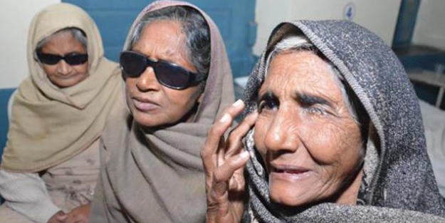 Yoksullara yapılan ameliyatta 24 kişi kör oldu