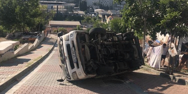 Yokuş çıkan kamyonet devrildi: 1 yaralı