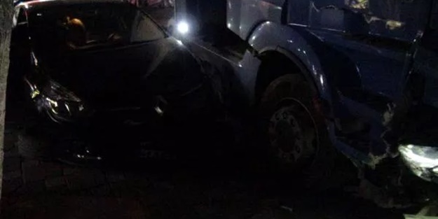 Yokuştan kayan TIR 6 araca çarptı! Sürücüsü baygınlık geçirdi