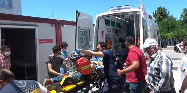 Yol çalışmasında feci olay! Geçen araçtan kaçan işçinin ayakları koptu