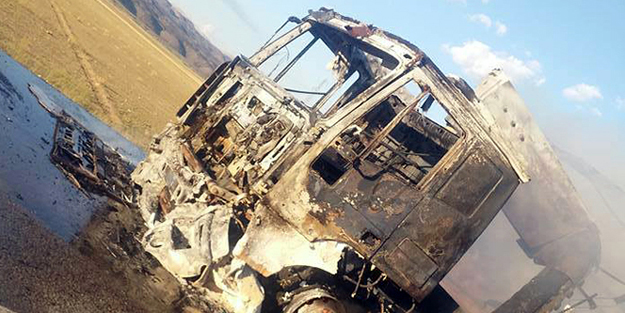 Yol kesen hainler bir TIR daha yaktı