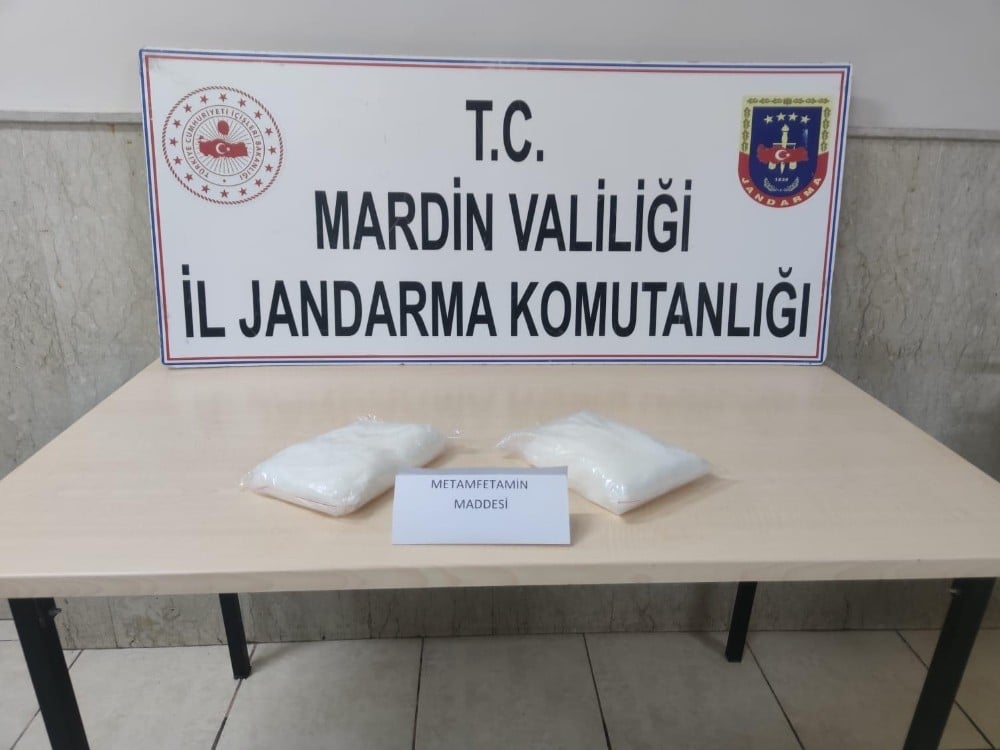 Yol kontrolünden kaçmaya çalışan araçtan uyuşturucu çıktı 