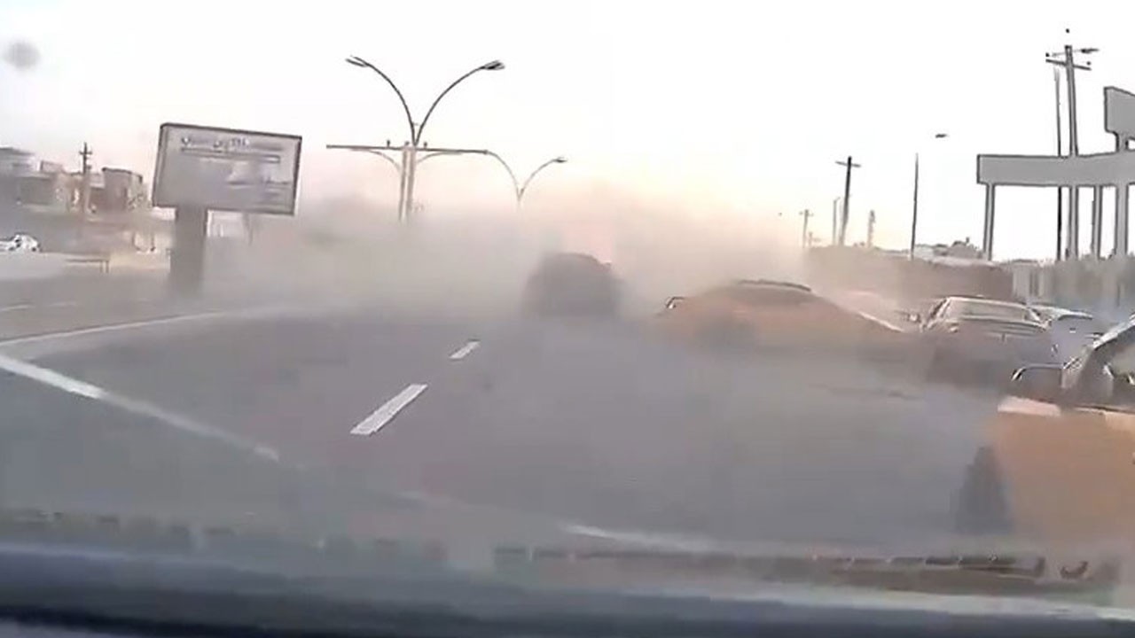 Yol savaş alanına döndü! Zincirleme kazada 6 kişi hayatını kaybetti