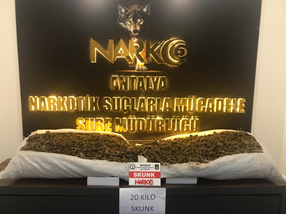 Yol uygulamasında 20 kilogram uyuşturucu ele geçirildi 