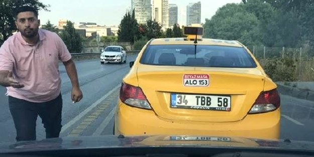 Yol vermedi diye yol kesip tehdit etti