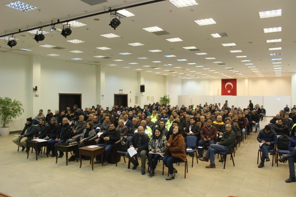 Yol yapım, bakım ve onarım işlerindeki tehlike ve riskler anlatıldı 