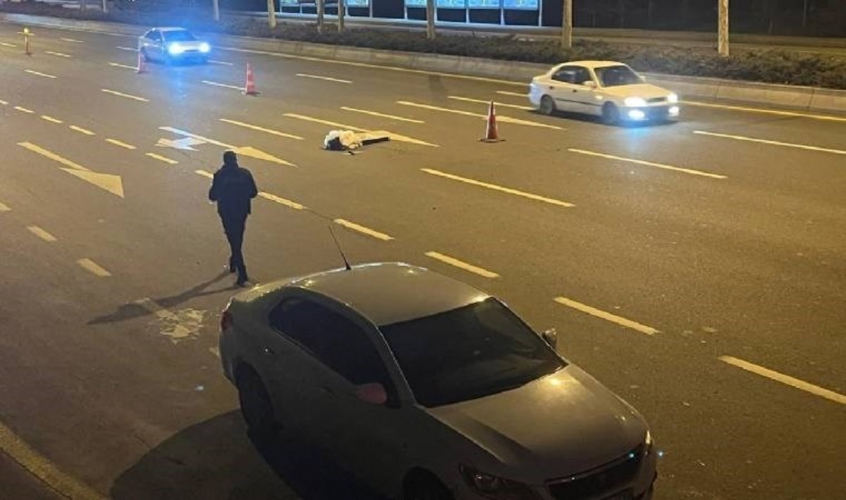 Yola atlayan alkollü şahıs, otomobilin çarpmasıyla öldü