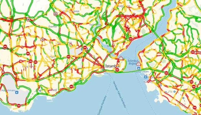 Yola çıkacaklar dikkat! İstanbul trafiği kızardı