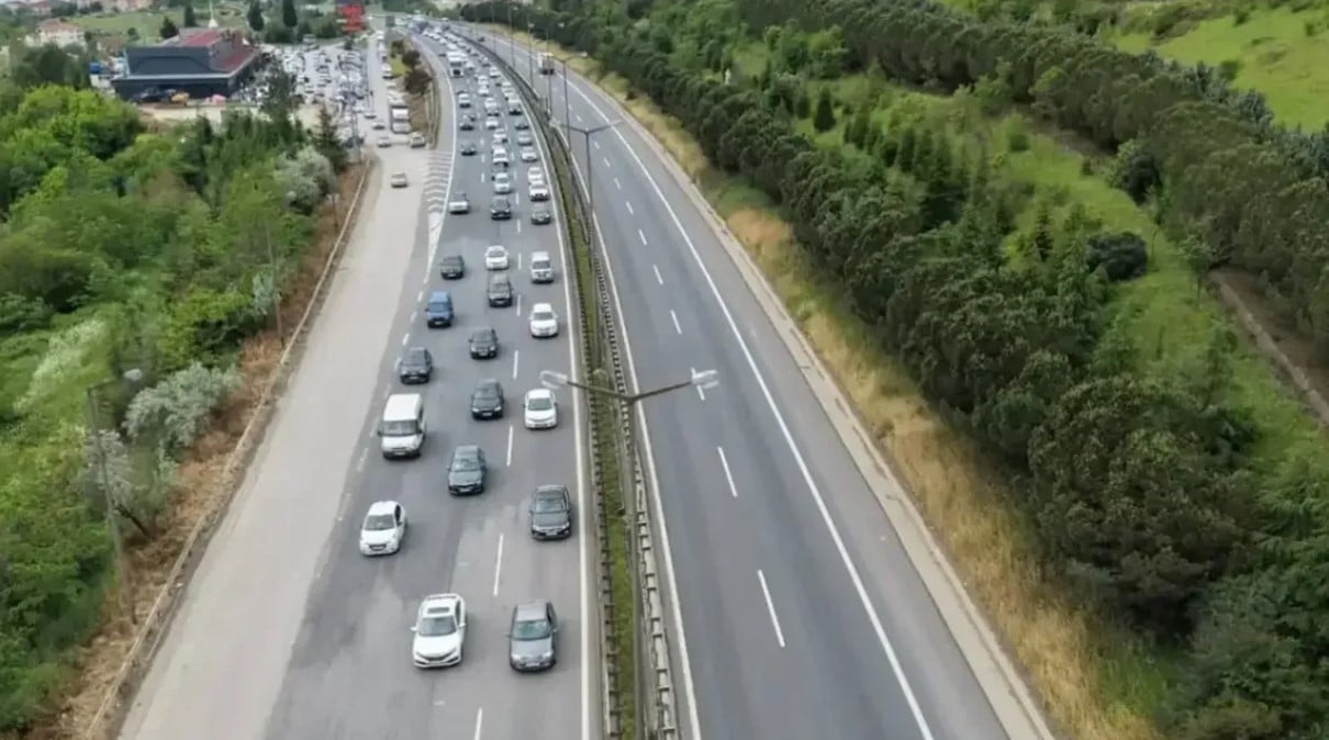 Yola çıkacaklar dikkat! O-3 TEM Otoyolu’nun İstanbul İstikameti kesimler halinde trafiğe kapatılacak