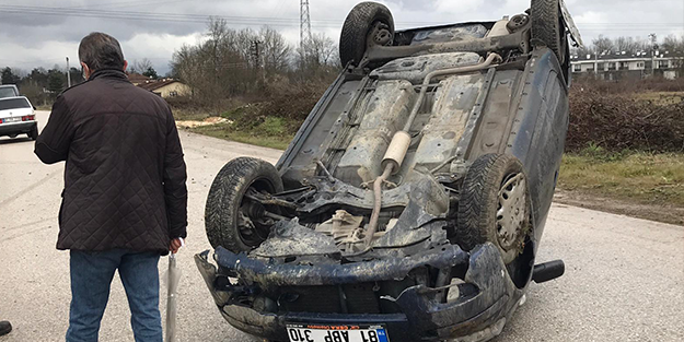 Yola çıkan çakala çarpmamak için direksiyonu kırdı...