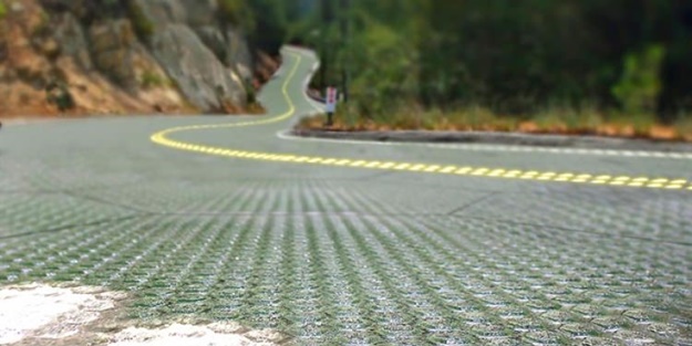 Yola güneş enerjisi panelleri döşediler