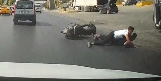 Yola yağ döküldü, motorcular ölümden döndü